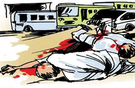 बड़ा सड़क हादसा; जानें किस जगह पर टायर फटने से बेकाबू बस कार से टकराई , 8 लोगों की दर्दनाक मौत