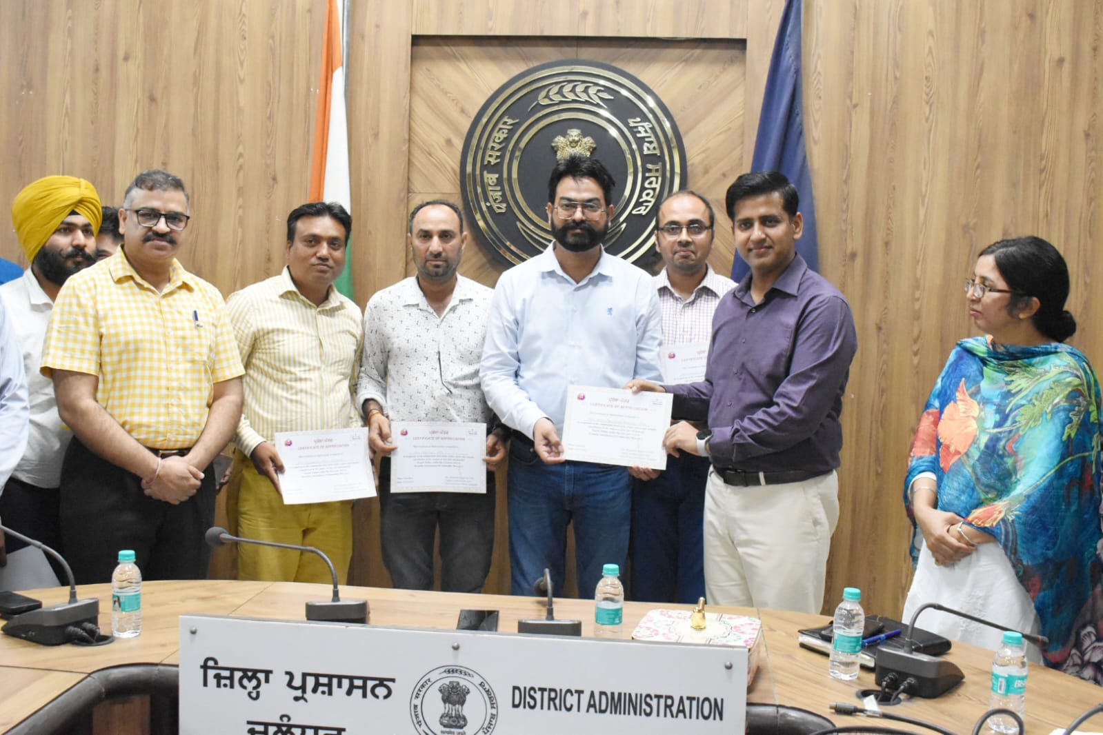 विधानसभा उप चुनाव में शानदार सेवाएँ देने वाले 135 अधिकारियों /कर्मचारियों को किया सम्मानित