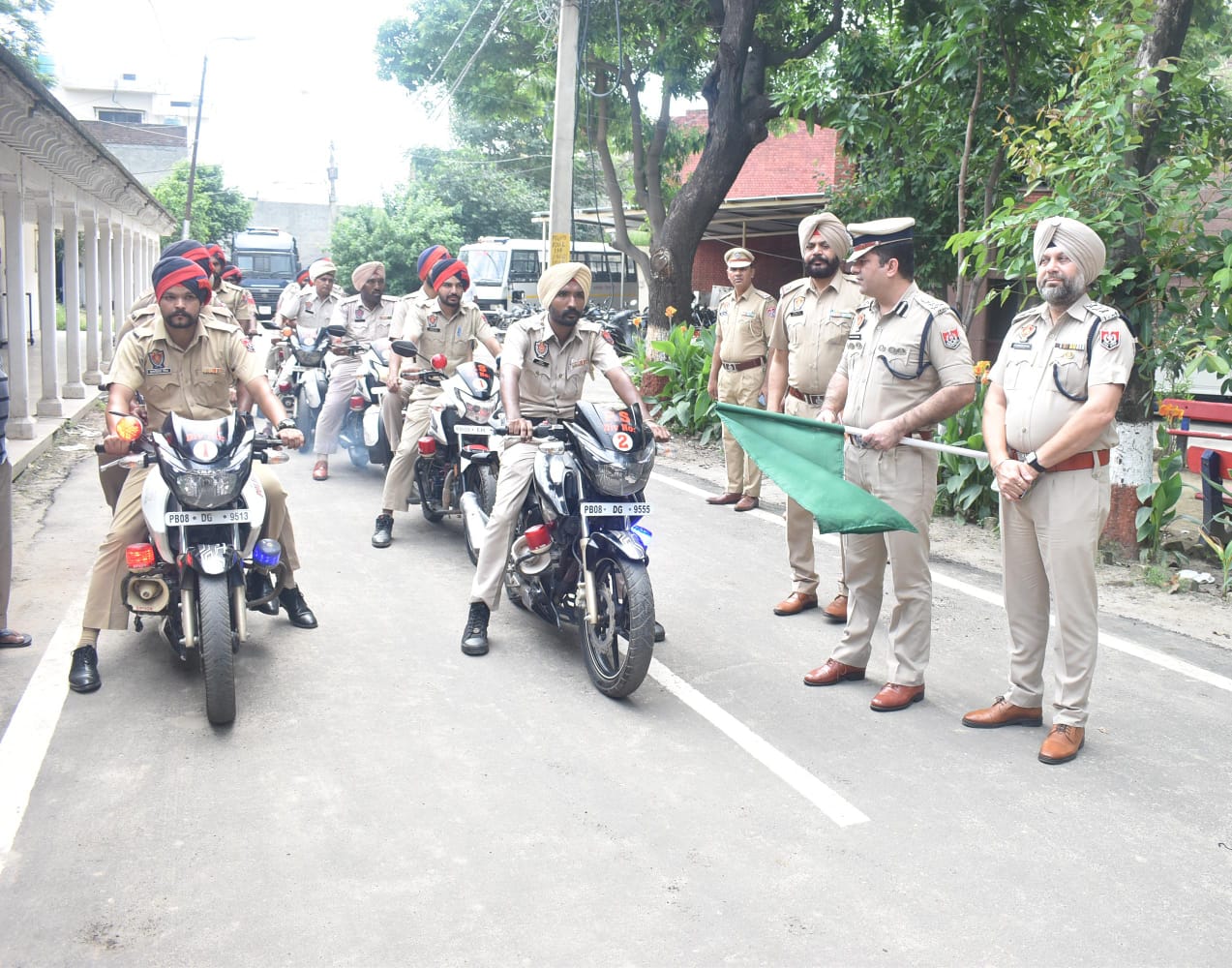 कमिश्नरेट पुलिस जालंधर ने 14 ERS (आपातकालीन प्रतिक्रिया प्रणाली) मोटरसाइकिलों को हरी झंडी दिखा लोगों की सुरक्षा में किया तैनात..