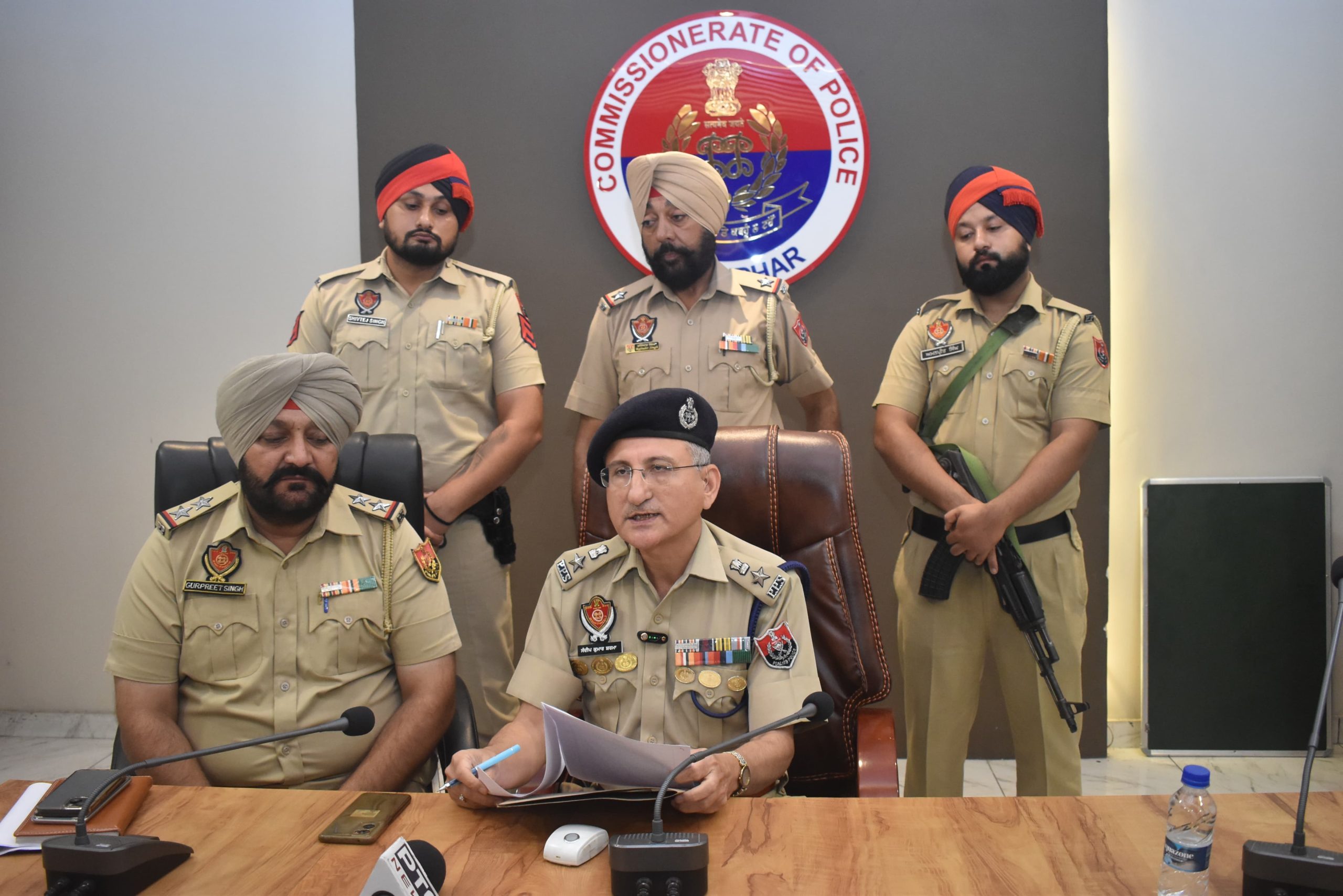 कमिश्नरेट पुलिस ने वकील के घर पर हुई फायरिंग की घटना के रहस्य से पर्दा उठाया